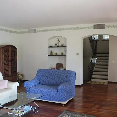 Holiday home Holiday Majes Massino Visconti